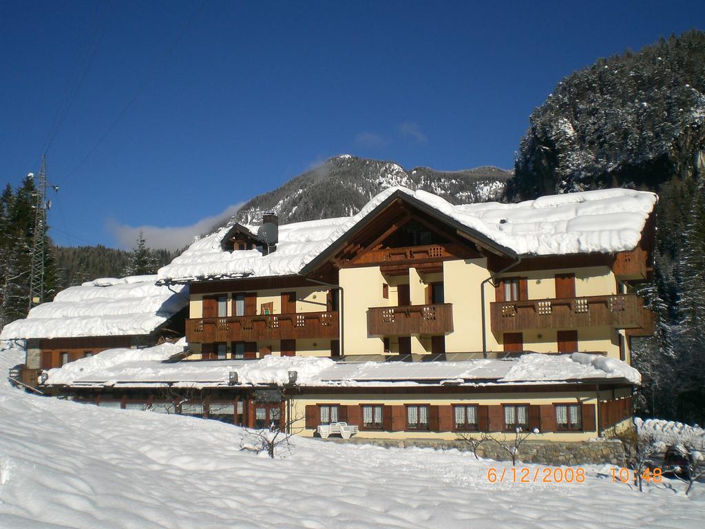 Albergo Nuoitas Forni di Sopra Exterior photo