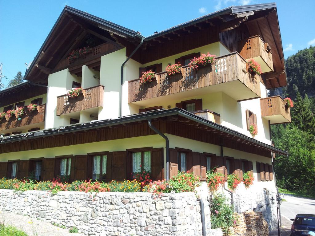 Albergo Nuoitas Forni di Sopra Exterior photo