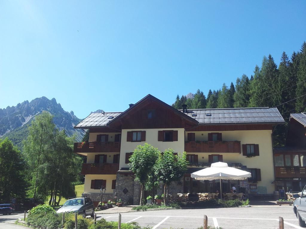 Albergo Nuoitas Forni di Sopra Exterior photo